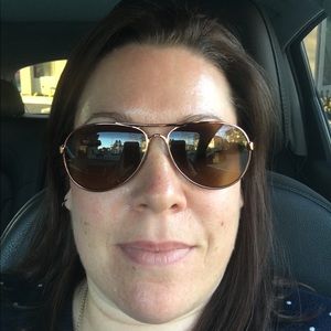 Meet your Posher, Liz